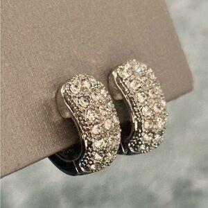 Elegant Silver Crystal Earrings (Magnetic)